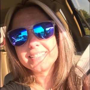 Meet your Posher, Gabriela